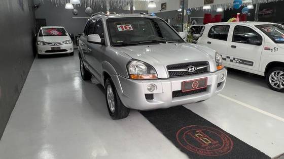 HYUNDAI TUCSON 2.0 MPFI GLS 16V 143CV 2WD FLEX 4P AUTOMÁTICO HYUNDAI TUCSON 2.0 MPFI GLS 16V 143CV 2WD FLEX 4P AUTOMÁTICO